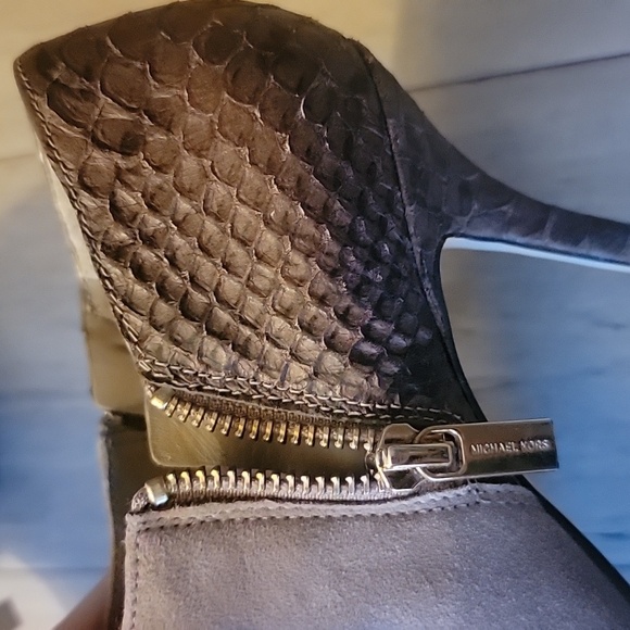 Michael Kors Brown & Snake Skin Kitten Heels. Size 7. - Picture 11 of 13